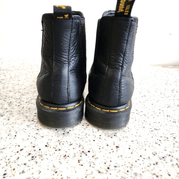 Dr. Martens Snowplow Matte Black Leather Chelsea Boots Size W-7/M6 - Picture 4 of 6